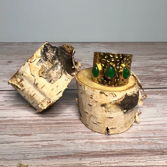 Gold Cuff Ring with Green Teardrops - Picture 1 of 7